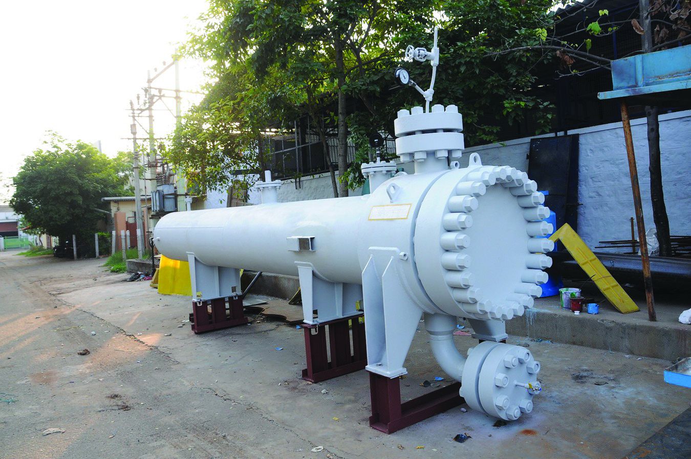 Booster cooler for high-pressure fertilizer service